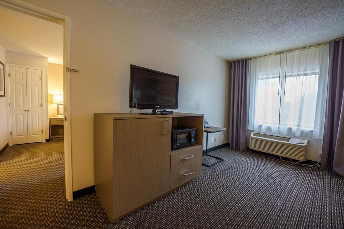 Wingate By Wyndham Brunswick Ga I-95 Hotel Exterior foto
